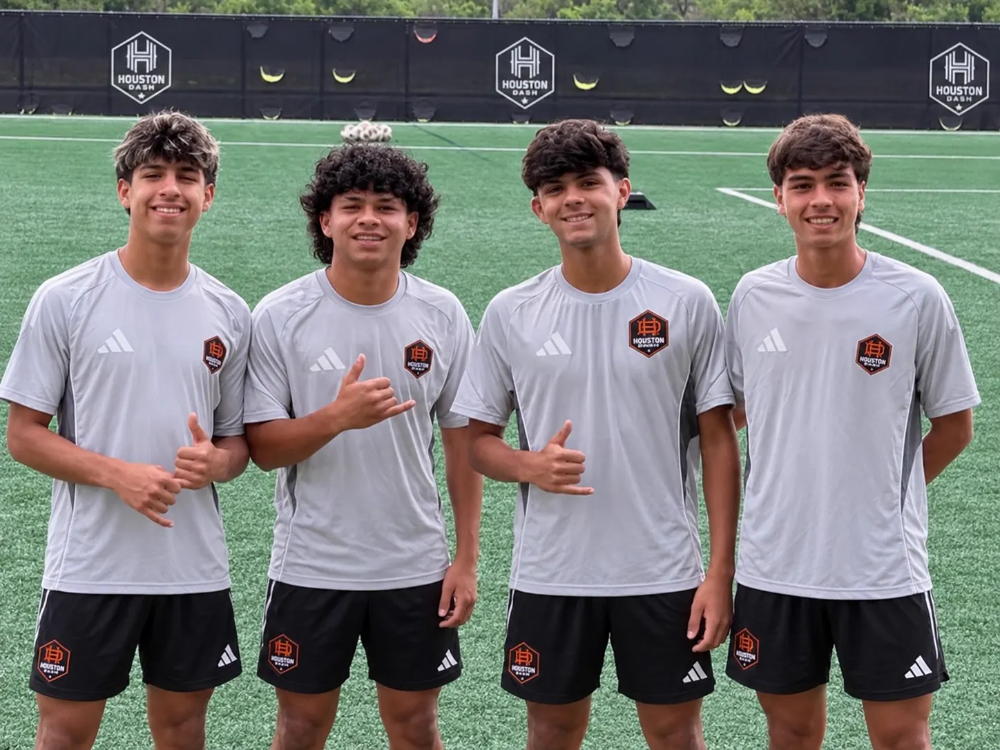 Jugadores de Central Florida United FC en las instalaciones de Houston Dynamo Academy